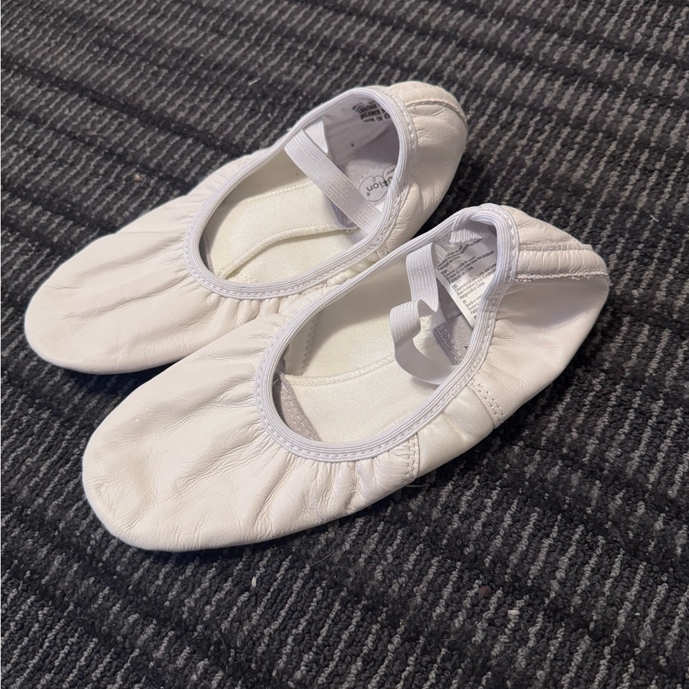 🎯Revolution Dancewear Leather White Flats With elastic band Ballet Work out warm